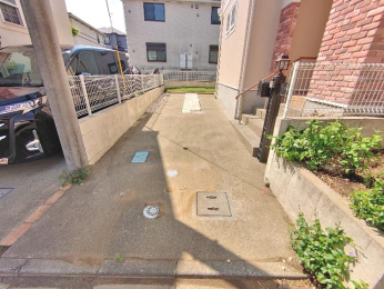 駐車場 -