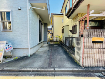 駐車場 -