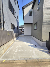 駐車場 -