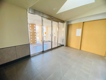 �G���g�����X -