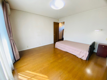 洋室 2階中部屋