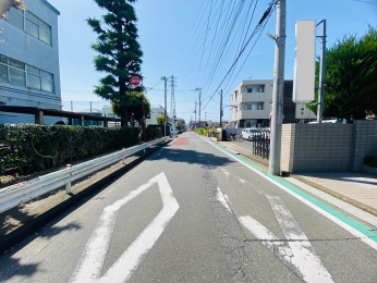 前面道路含む現地写真 南側前面道路
