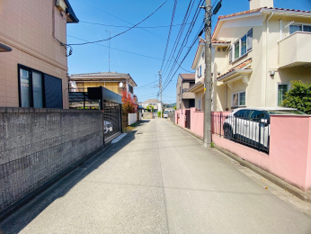 前面道路含む現地写真 東側前面道路