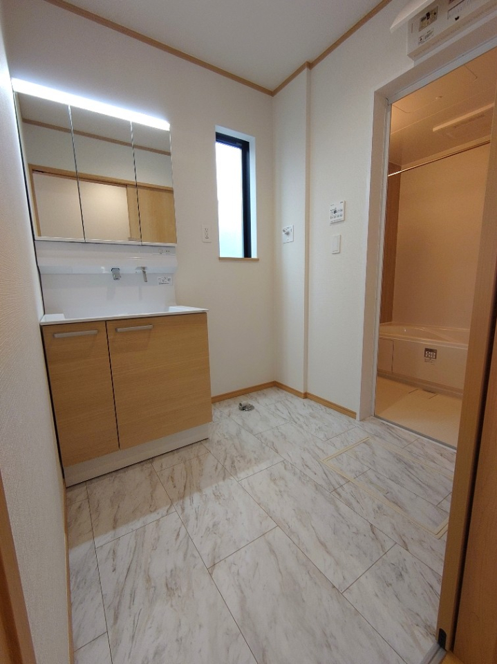 ʑEʏ ЂɂăI[vnEX{łI