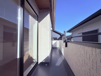 �o���R�j�[ -