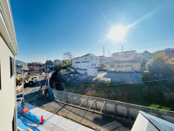 �Z�˂���̒��]�ʐ^ -