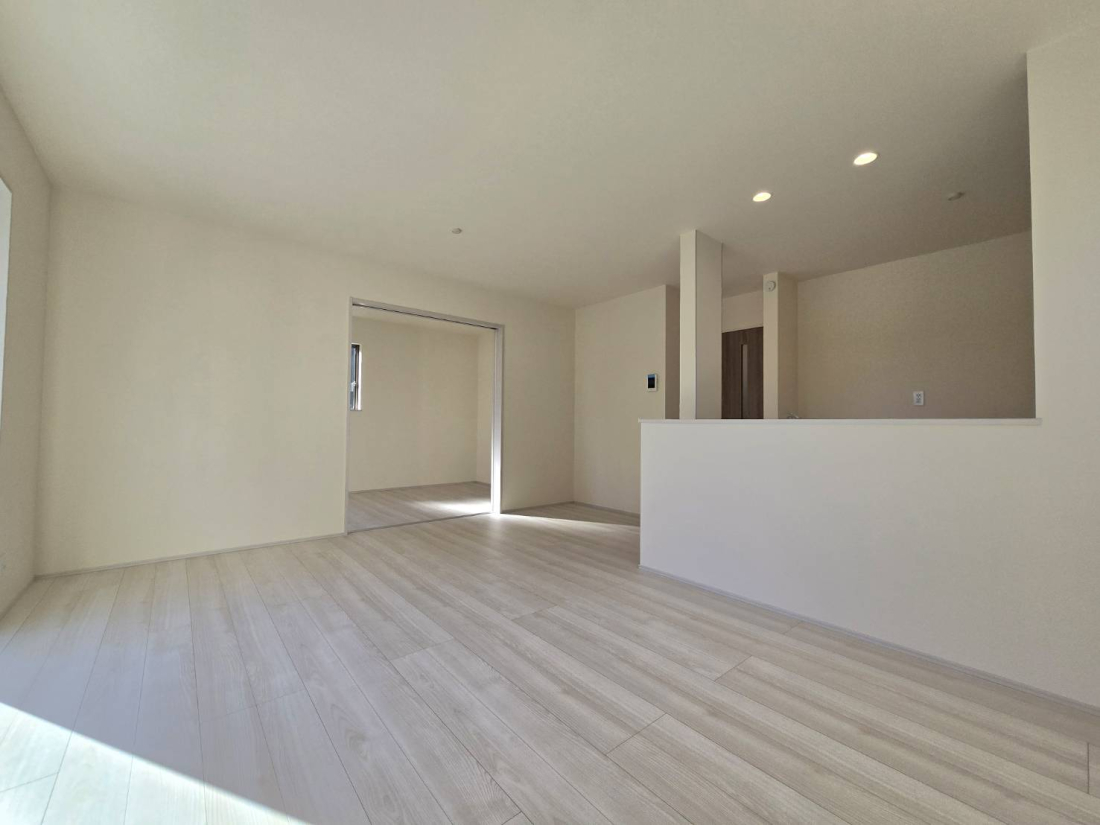 ���r���O -