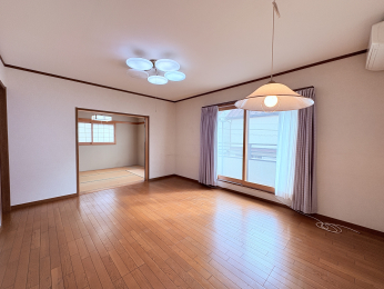 ���r���O -