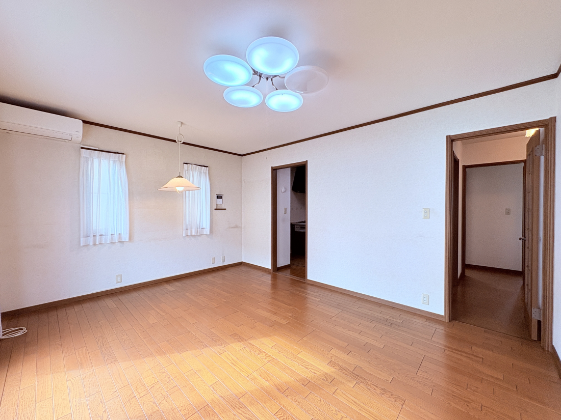 ���r���O -