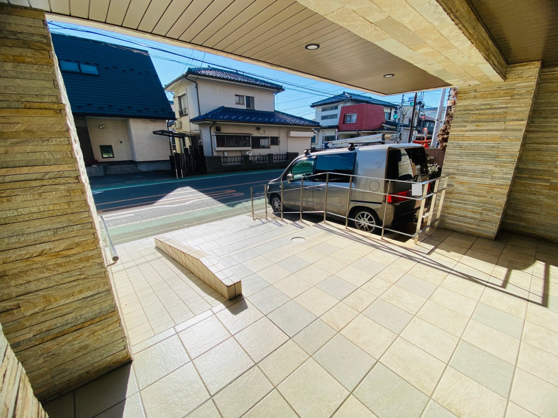 �G���g�����X -