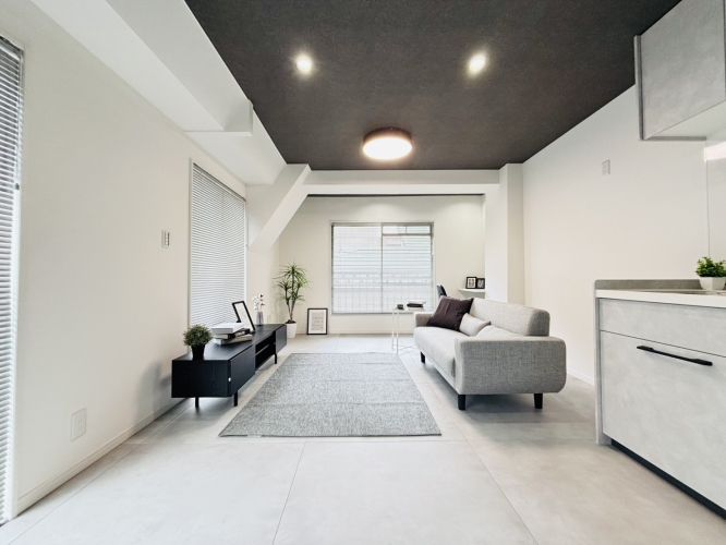 ���r���O -