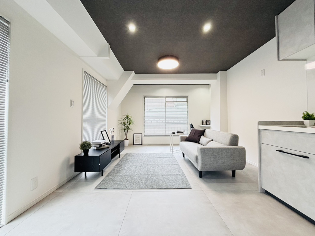 ���r���O -