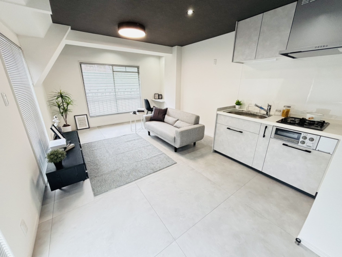 ���r���O -