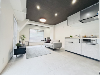 ���r���O -