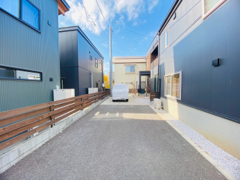 �O�ʓ��H�܂ތ��n�ʐ^ ����ʘH����