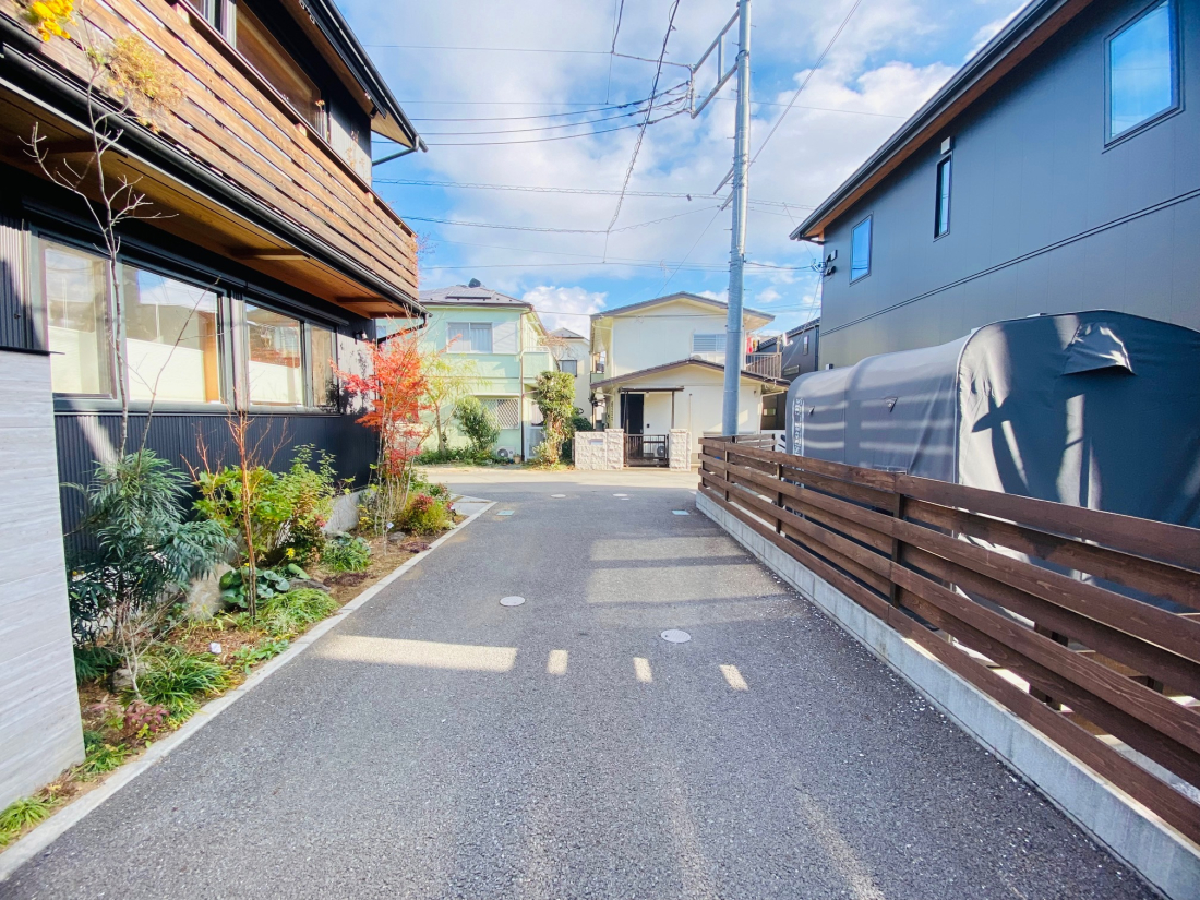 �O�ʓ��H�܂ތ��n�ʐ^ ����ʘH����