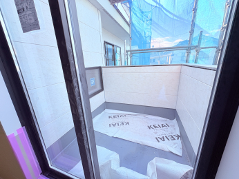 �o���R�j�[ -