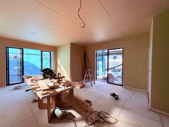 ���r���O -