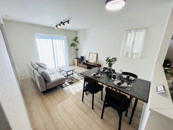 ���r���O -