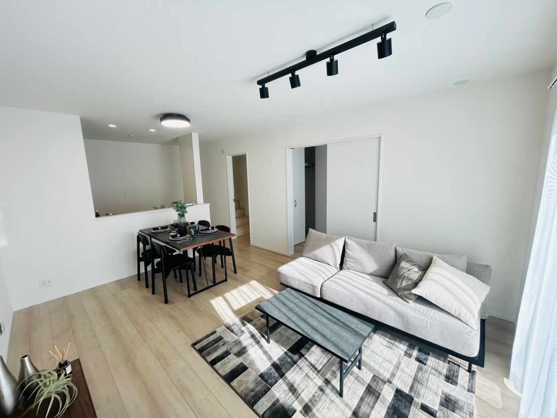 ���r���O -