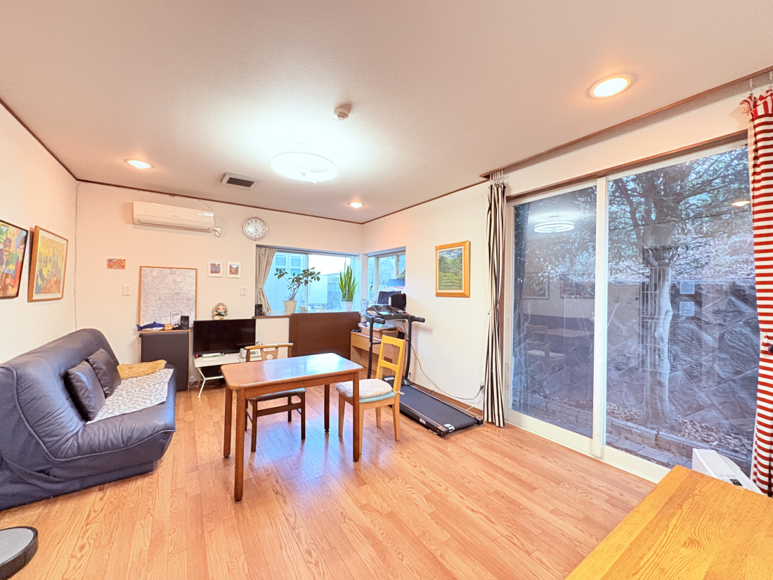 ���r���O -