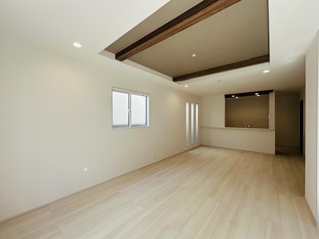 ���r���O �����{�H��