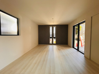 ���r���O -