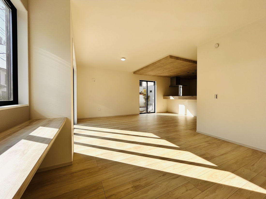 ���r���O -