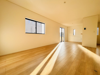 ���r���O -