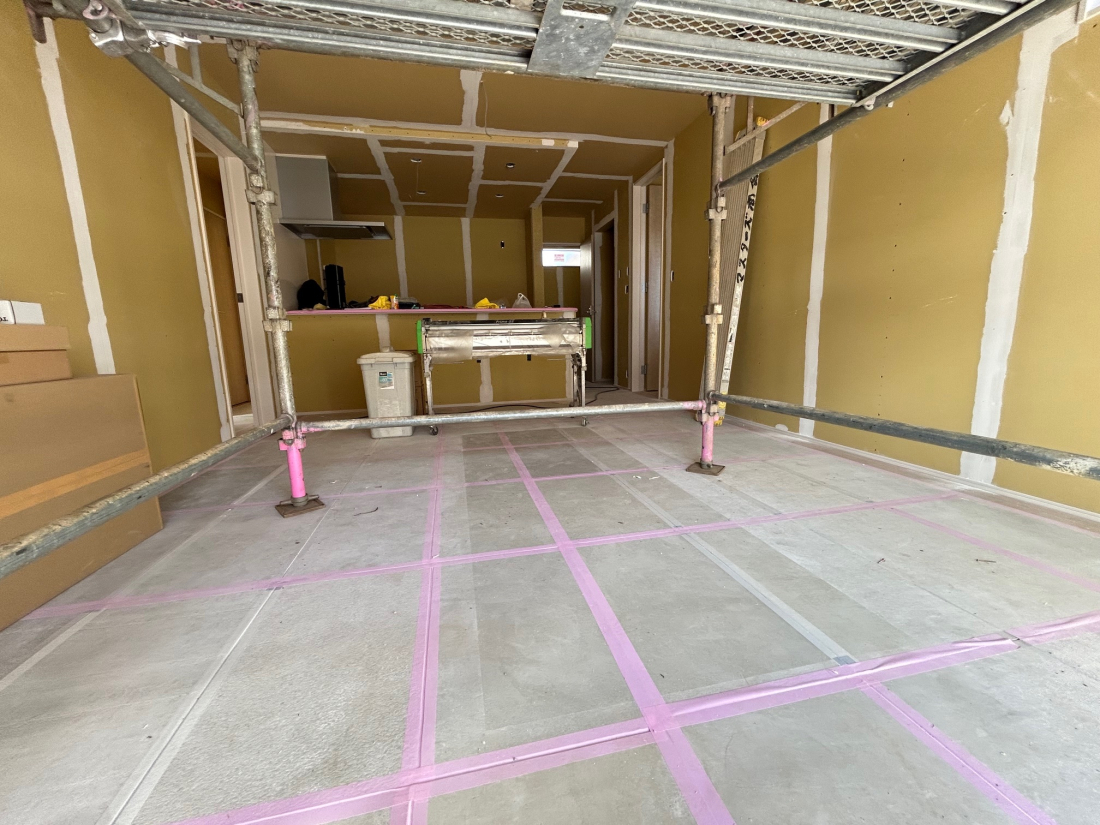 ���r���O -