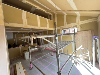 ���r���O -