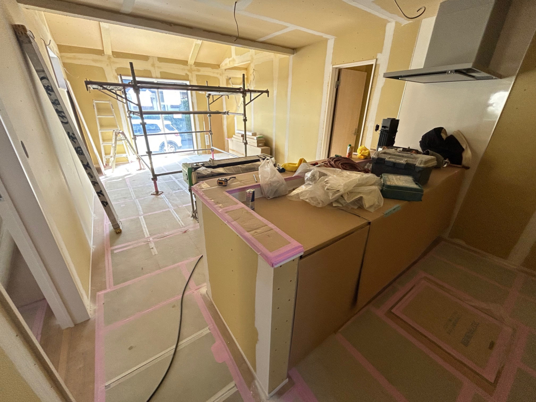 ���r���O -