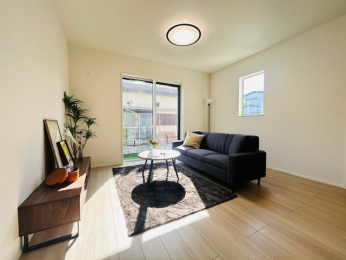 ���r���O -