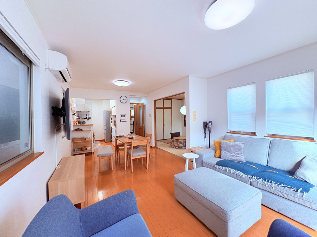 ���r���O -