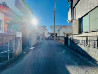 �O�ʓ��H�܂ތ��n�ʐ^ -