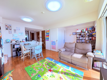 ���r���O -