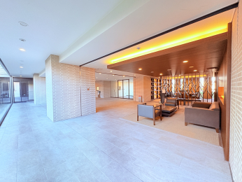 �G���g�����X -