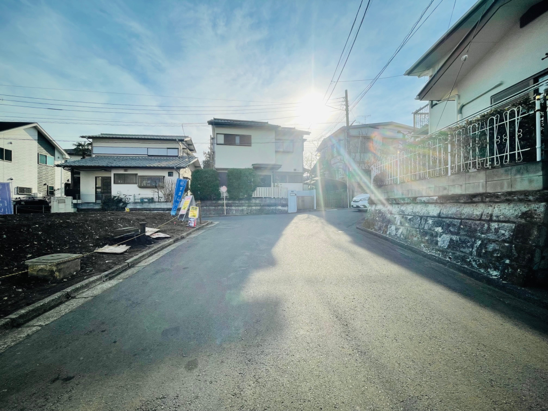 �O�ʓ��H�܂ތ��n�ʐ^ -