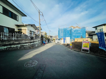 �O�ʓ��H�܂ތ��n�ʐ^ -