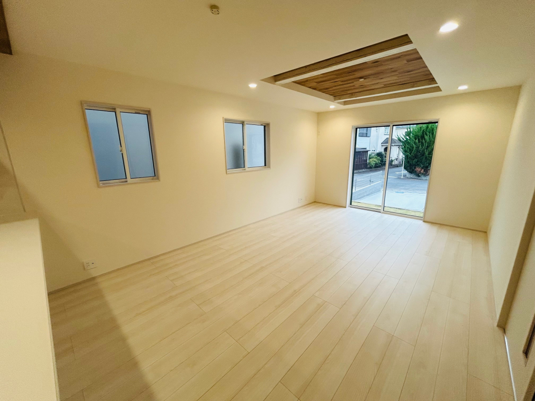 ���r���O �{�H��