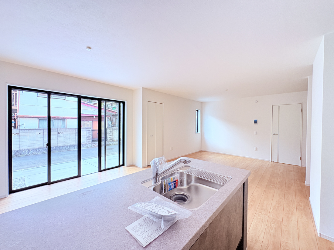 ���r���O -