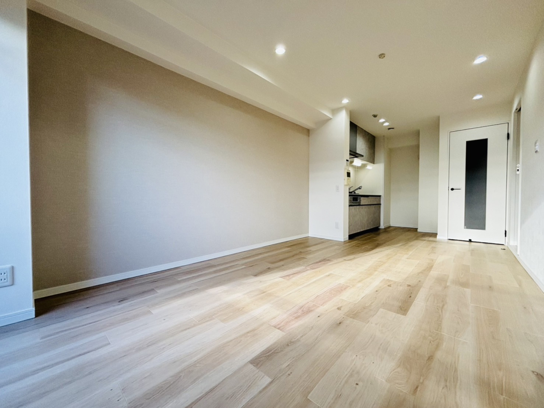 ���r���O -