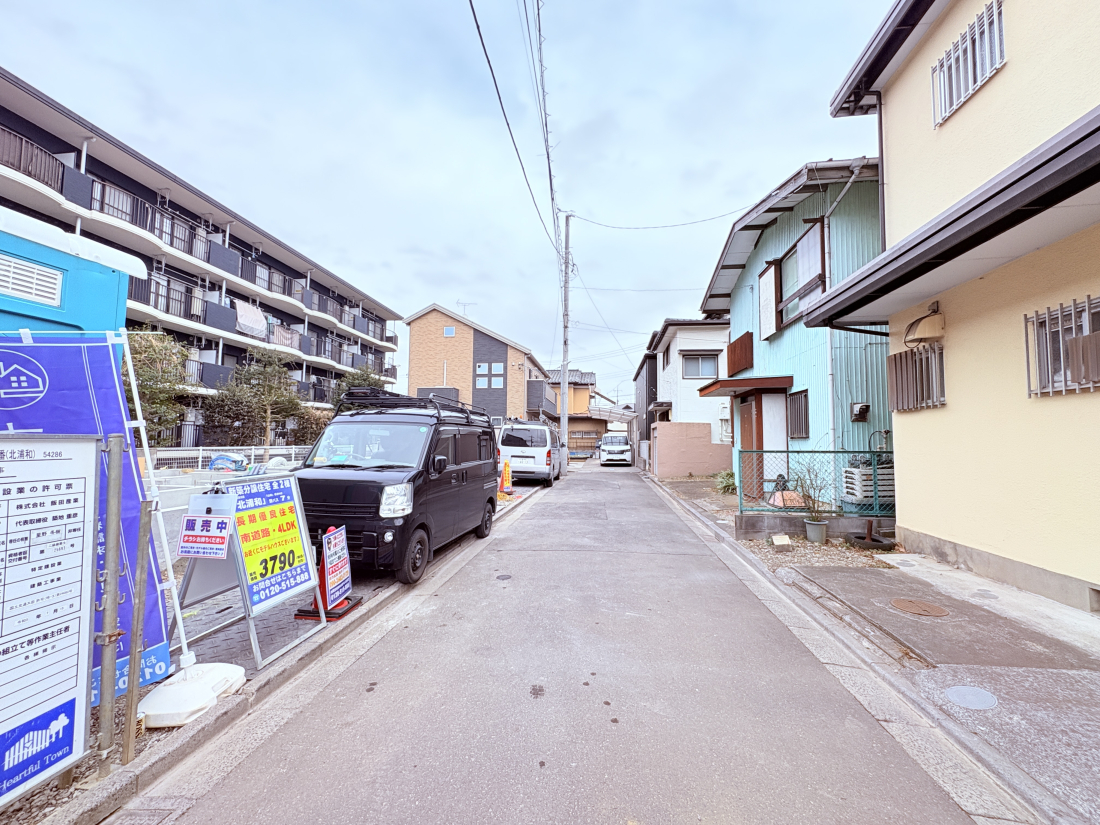 �O�ʓ��H�܂ތ��n�ʐ^ -