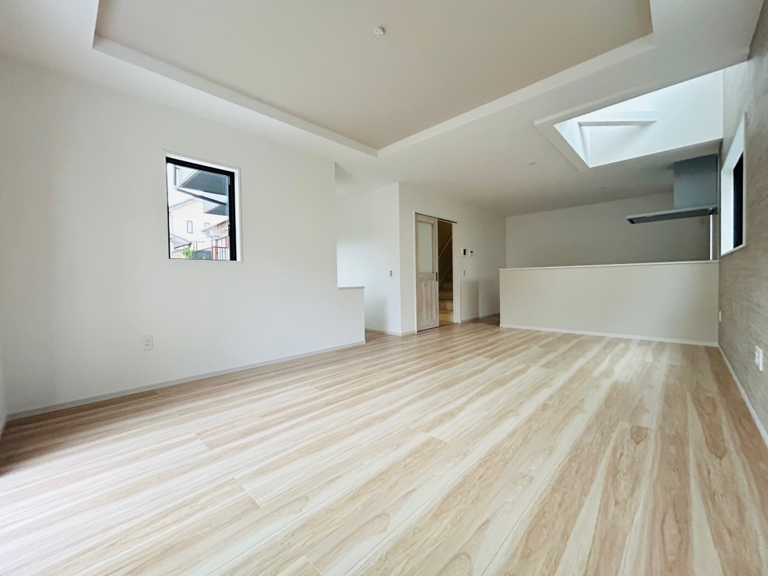 ���r���O -