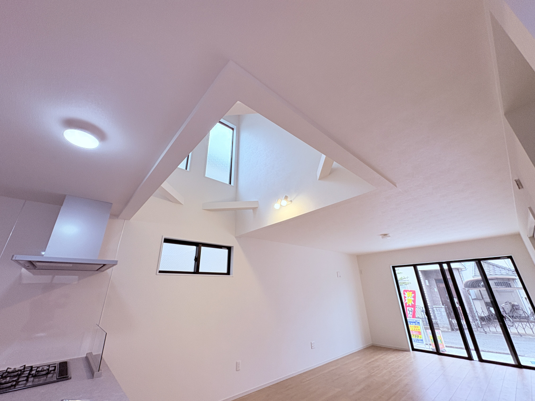 ���r���O -