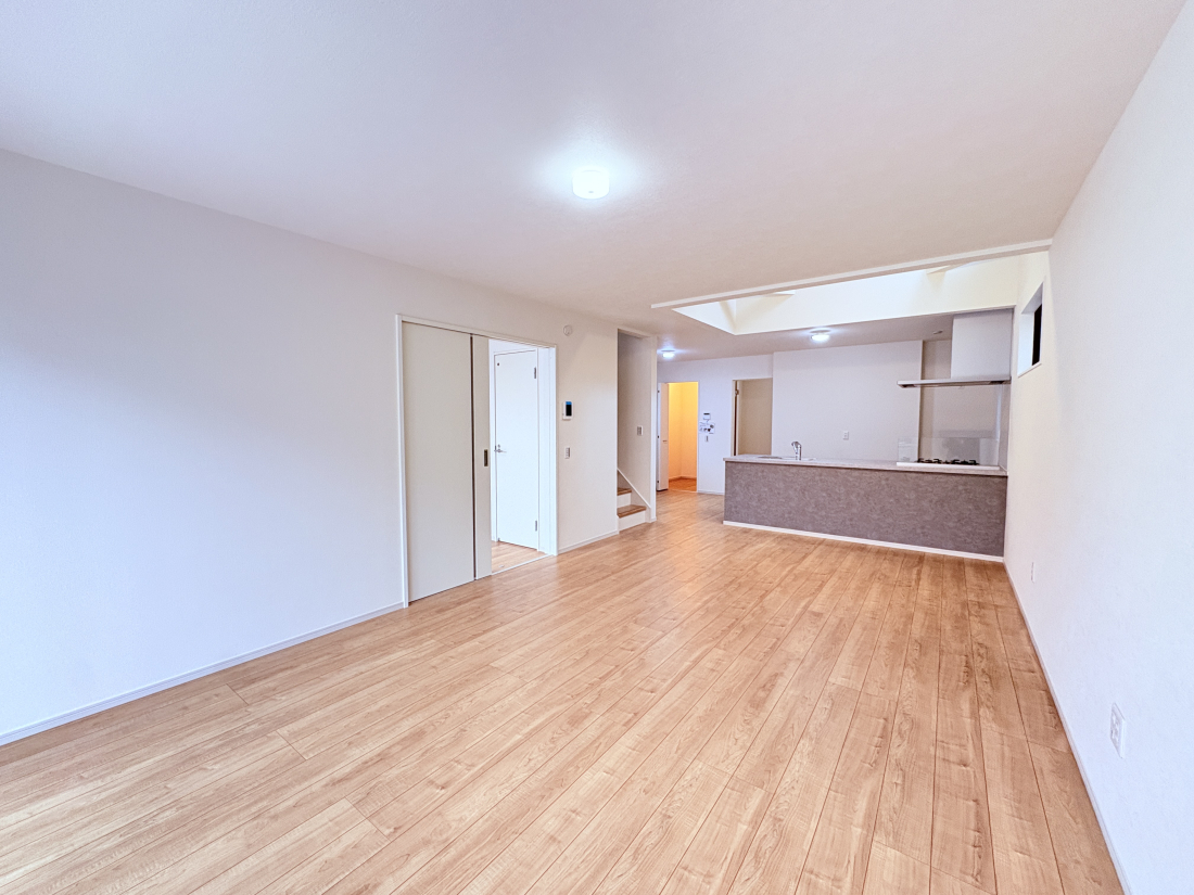 ���r���O -