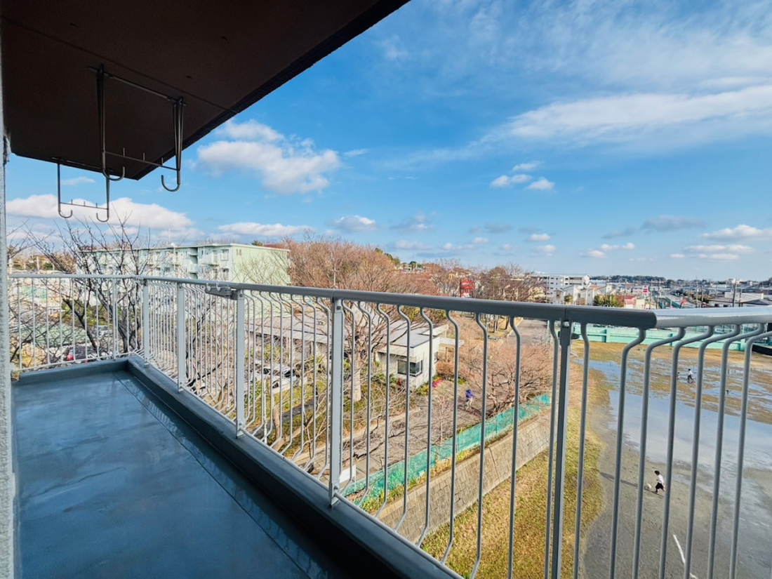 �o���R�j�[ -