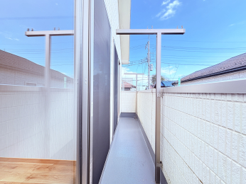 �o���R�j�[ -