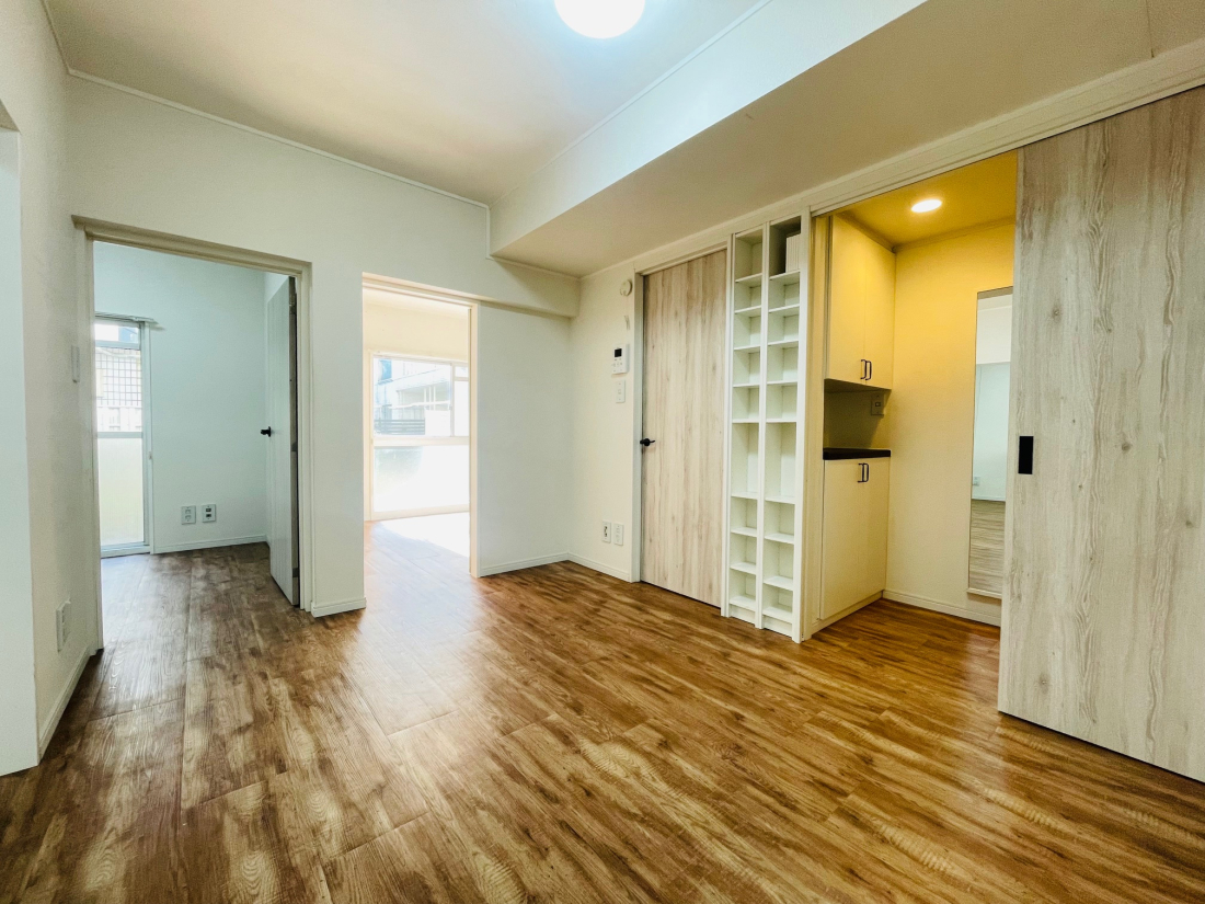 ���r���O -