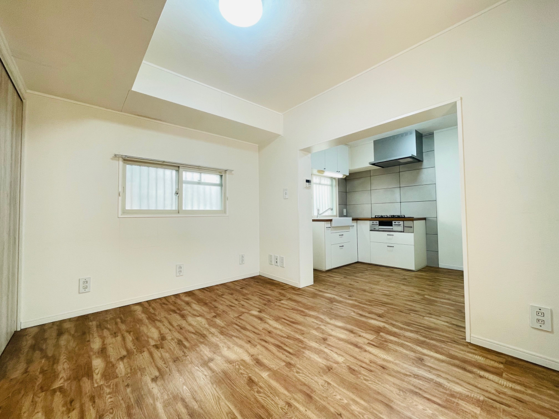 ���r���O -